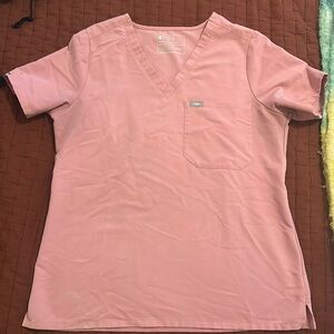 Figs scrub top, in Chalk Pink. Size L.